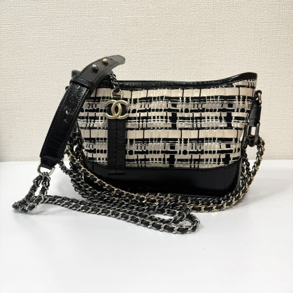 藤沢市長後の買取ふじで買取したシャネルのココマーク付きブラック×ホワイト ツイード チェーンショルダーバッグ