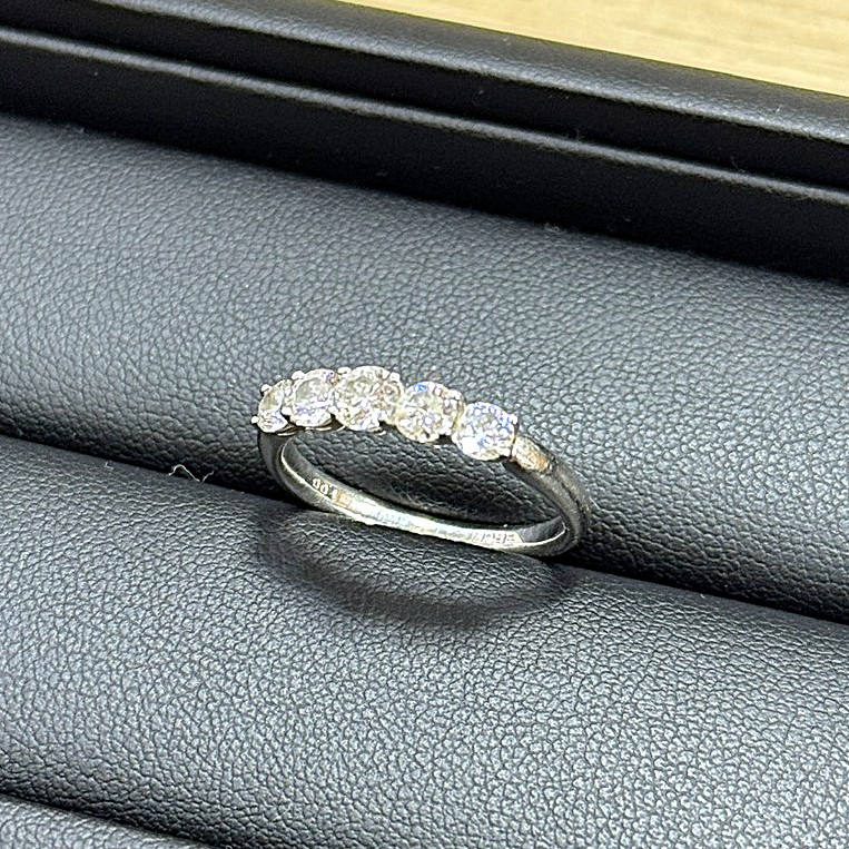 藤沢市長後の買取ふじで買取したPt900プラチナ900のダイヤモンド合計1ctデザインリング